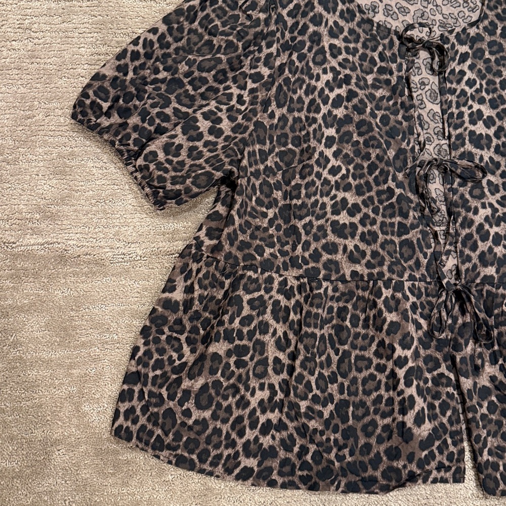 Torrid Brown Leopard Tie-Front Puff Sleeve Blouse size 2 - Picture 6 of 10
